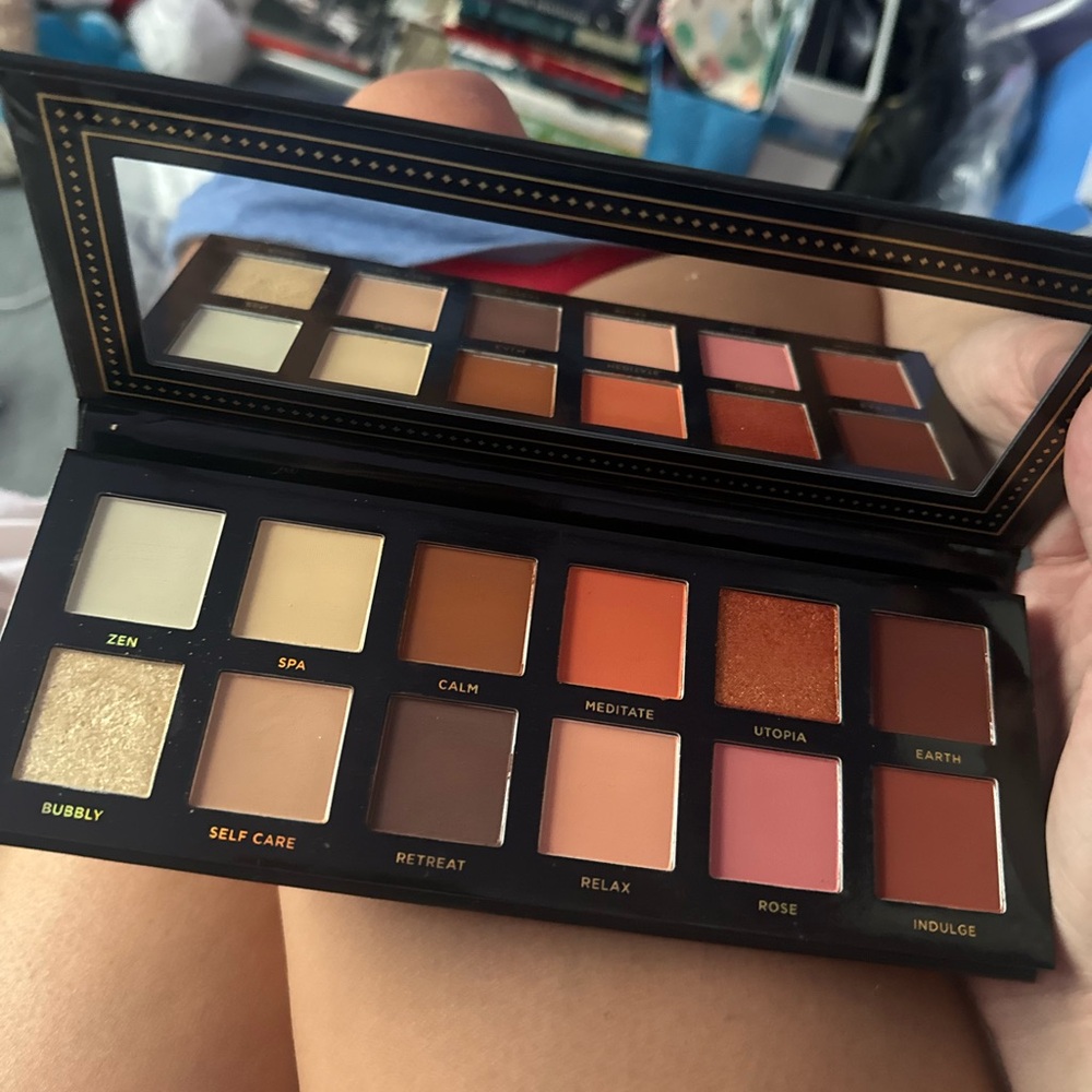 Ace Beaute - Serenity Eyeshadow Palette